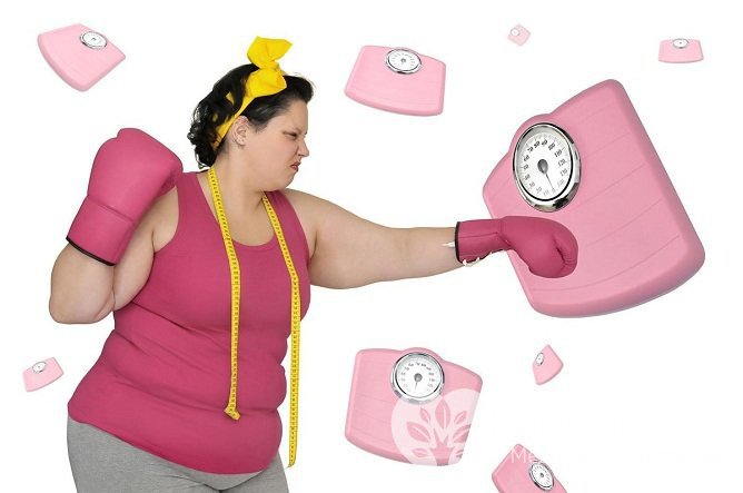 При избыточном весе создается дополнительная нагрузка на нижние конечности, что является фактором риска артроза стопы