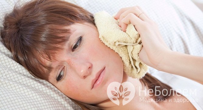 Периостит проявляется болезненностью в месте поражения и припухлостью